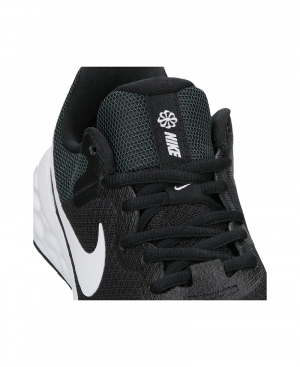 Nike Revolution 6